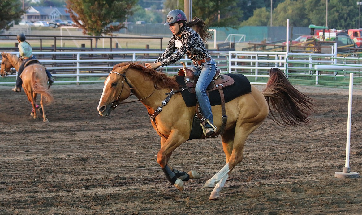 Photo by Mandi Bateman
Victoria Smith sets a blistering pace, heading for home in the Keyhole Race.