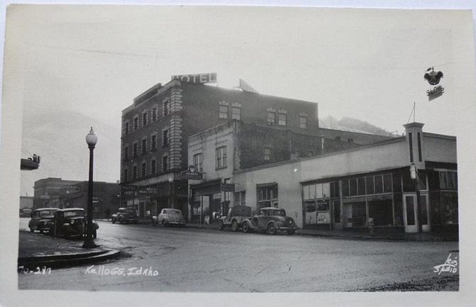 courtesy photo
The McConnell Hotel from the northeast corner of the McKinley/Main intersection. Next to the hotel is Kovash Auto.