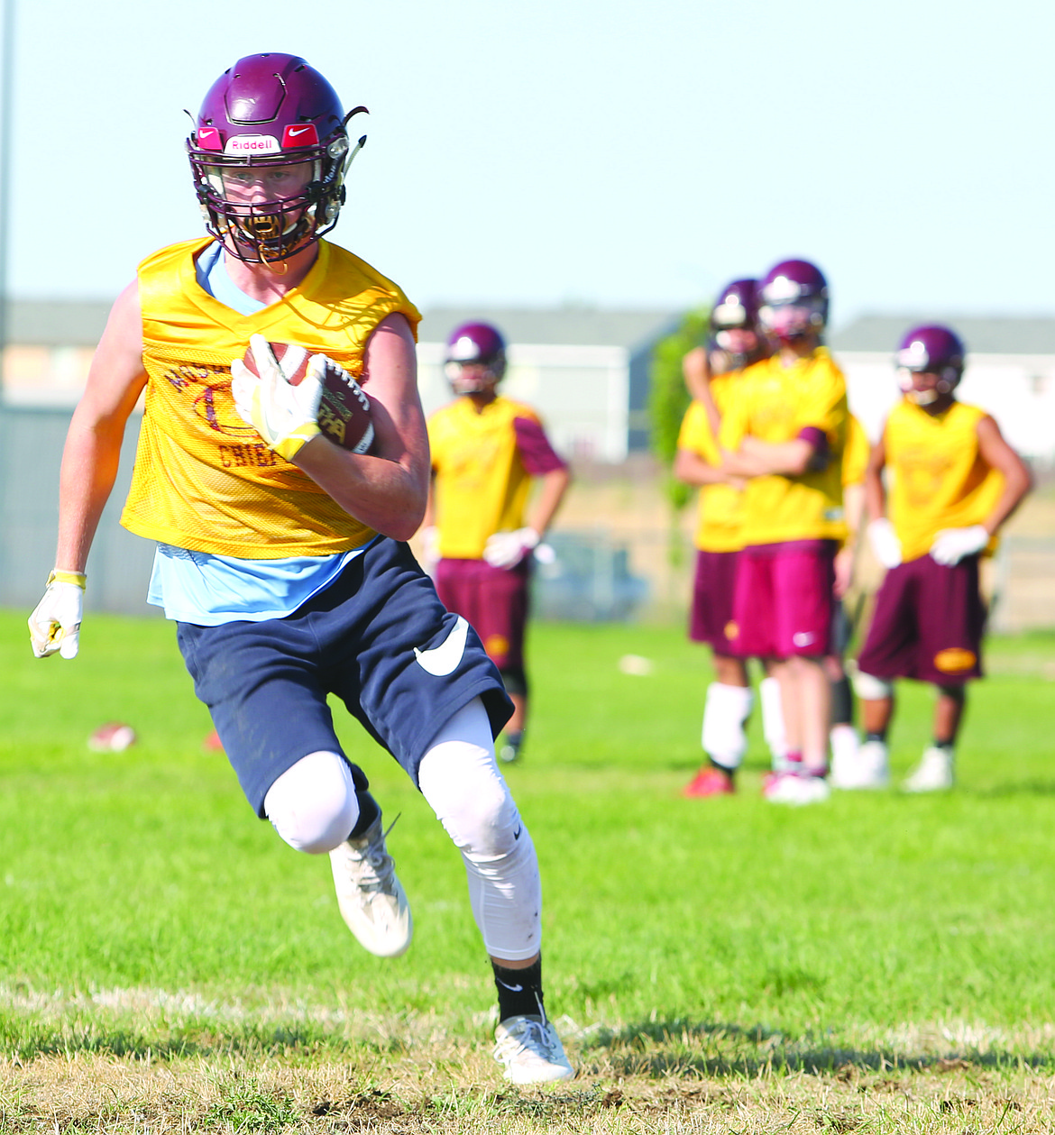 Connor Vanderweyst/Columbia Basin Herald
Moses Lake's Dalenh Anderson carries the ball during practice.