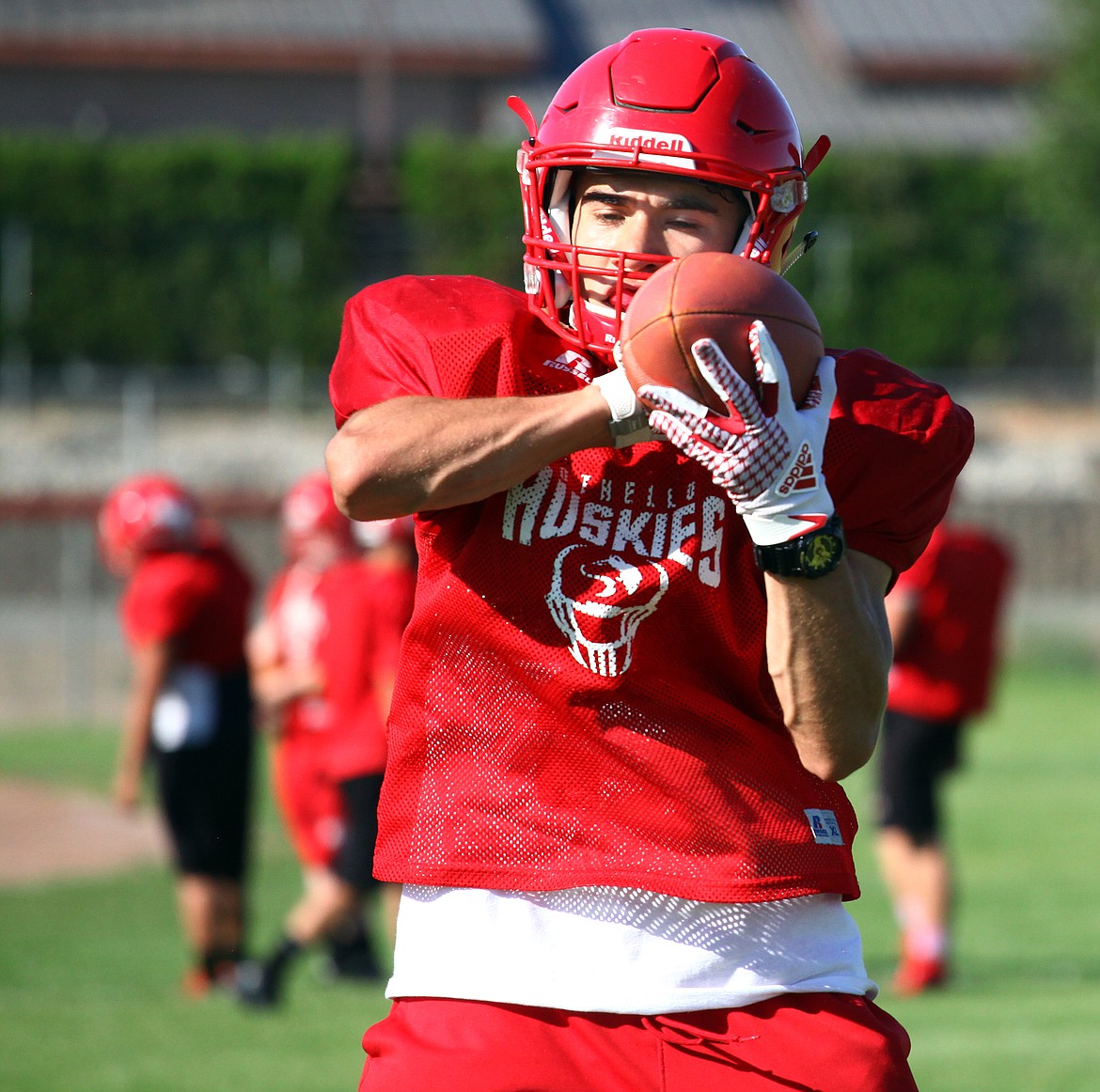 Rodney Harwood/Columbia Basin Herald
Outside linebacker AJ Veliz intercepts a ball during a pass drill.