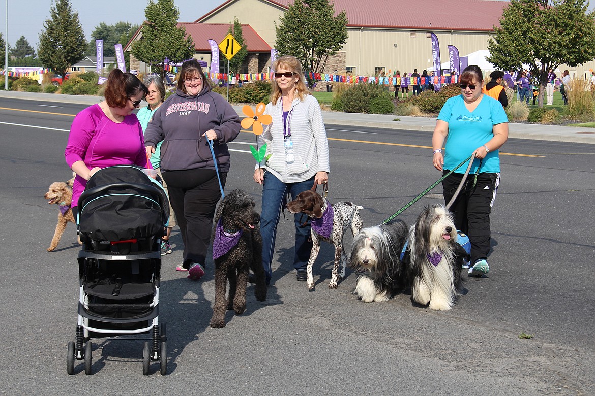 Cheryl Schweizer/Columbia Basin Herald
Even dogs came out in support of the fight against Alzheimer&#146;s at the Walk to End Alzheimer&#146;s Saturday.