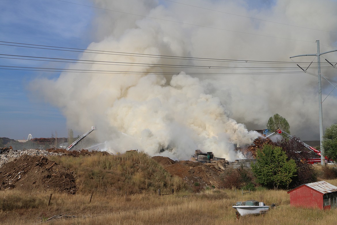 (Photo by MARY MALONE)
A fire broke out at Site Solutions near the Chilco mill in Athol Sunday afternoon.