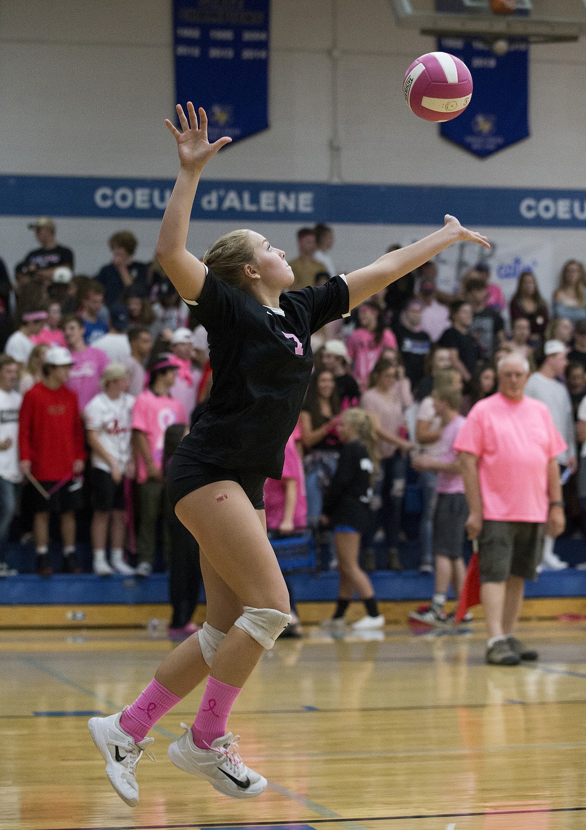 LOREN BENOIT/Press

Post Falls sophomore Ali Carpenter serves the ball to Coeur d&#146;Alene during Volleyball for the Cure Thursday night at Coeur d&#146;Alene High School.