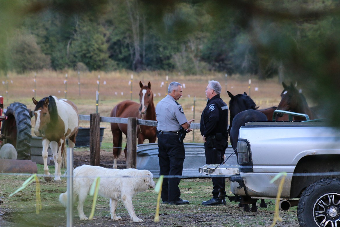 Photo by Mandi Bateman
Boundary County Sheriff&#146;s Deputy Bill Jarrell and Boundary County Sheriff Dave Kramer performed a Civil Standby for the rescuers at Ruby Creek Ranch.