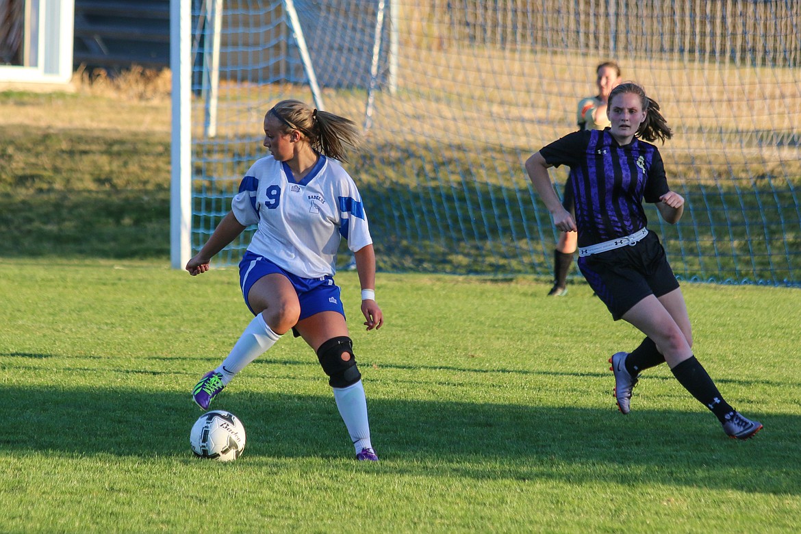 Senior Kassy Skeen makes a move on a Kellogg defender during Thursday&#146;s Intermountain League matchup.