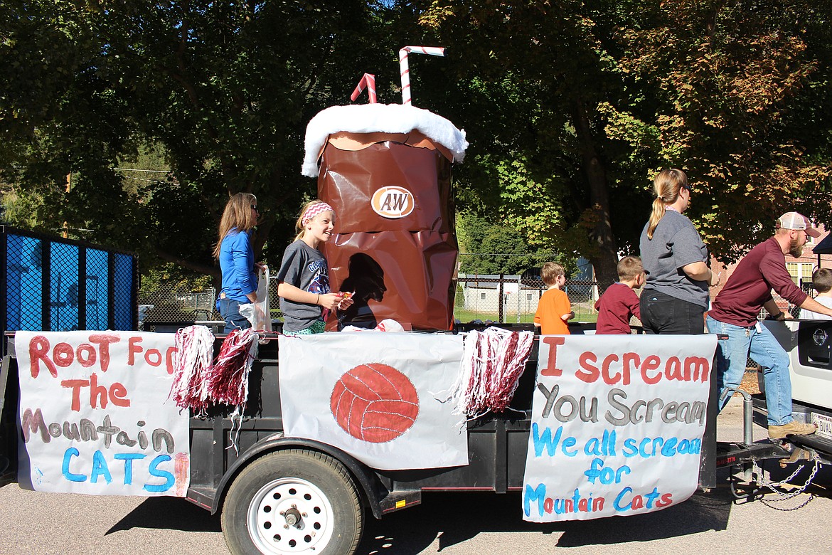 The faculty in Alberton created a rootbeer float for the Homecoming Parade in Alberton as they &#147;root&#148; for the team. (Photo by Jessica Maurer).