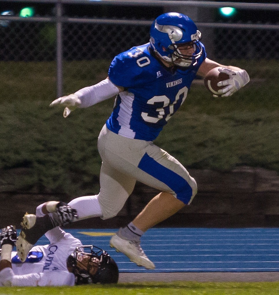 Cheryl Nichols Photography
Senior linebacker/running back Caleb Beggerly is this week&#146;s Coeur d&#146;Alene High Nosworthy&#146;s Hall of Fame Defensive Player of the Week. Beggerly had 10 tackles, 1 sack, 2 tackles for loss and an interception for a TD in the victory over Lewiston.