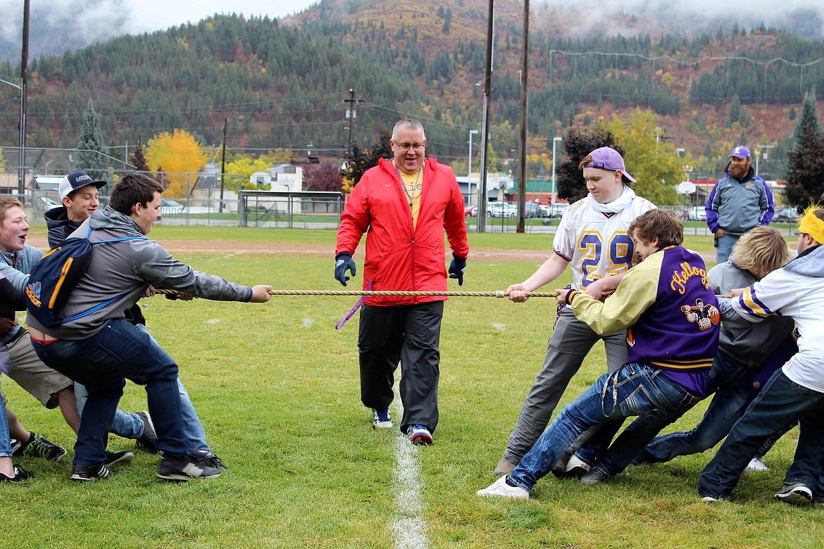 Photo by CHANSE WATSON
Kellogg High School athletic director Mike LaFountaine stands between what looks to be a heated game of tug-o-war.