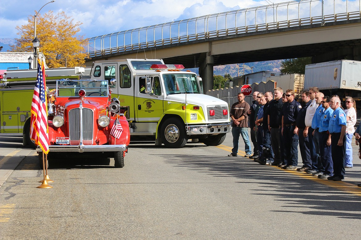 Photo by Mandi Bateman
Firefighters from different departments gather to honor the fallen.