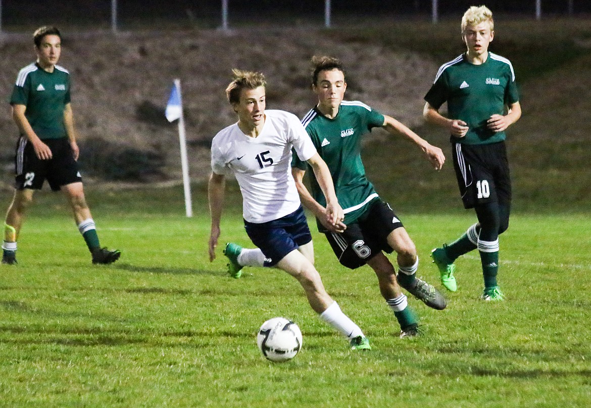 Photo by Mandi Bateman
Preston Coon makes an offensive run into St. Maries&#146; penalty area during the Badgers&#146; 2-1 home win over the Lumberjacks on Friday, Oct. 6.