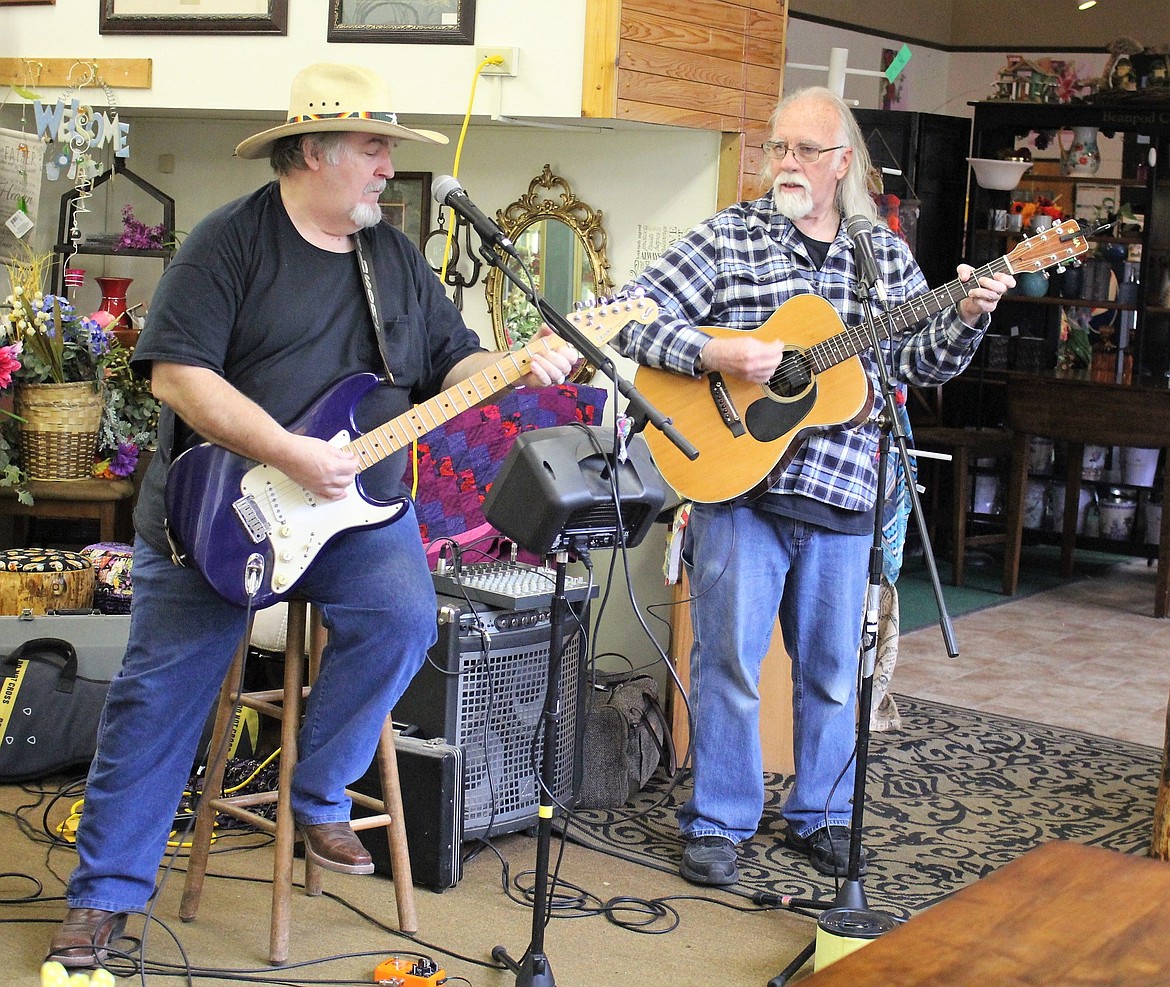 Nightliner Duo, Bear and &#147;Rockin&#146; Ricky&#148; McKee played some tunes from inside Jackie&#146;s Flowers.