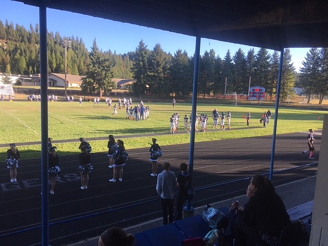 Boundary County Middle School football and cheer in action.