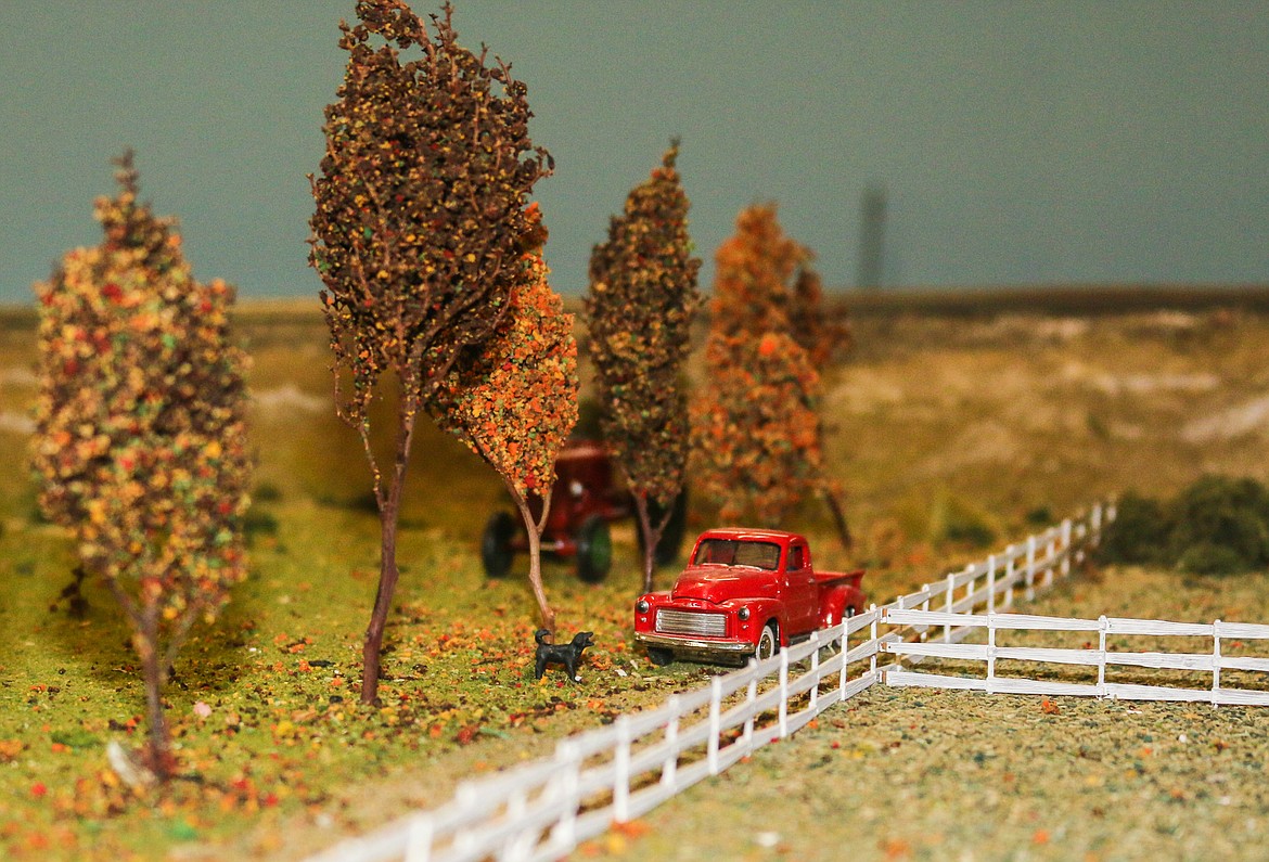 Photo by Mandi Bateman
Farm scene at Davis, California, a fictitious farm in Vic Cherven&#146;s layout.