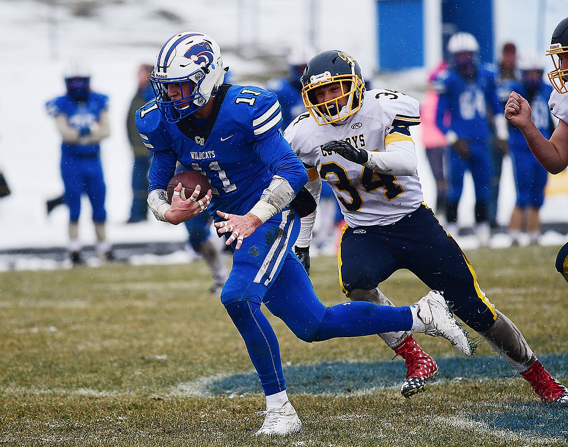 Receiver Ben Windauer breaks away from a Miles City defender.