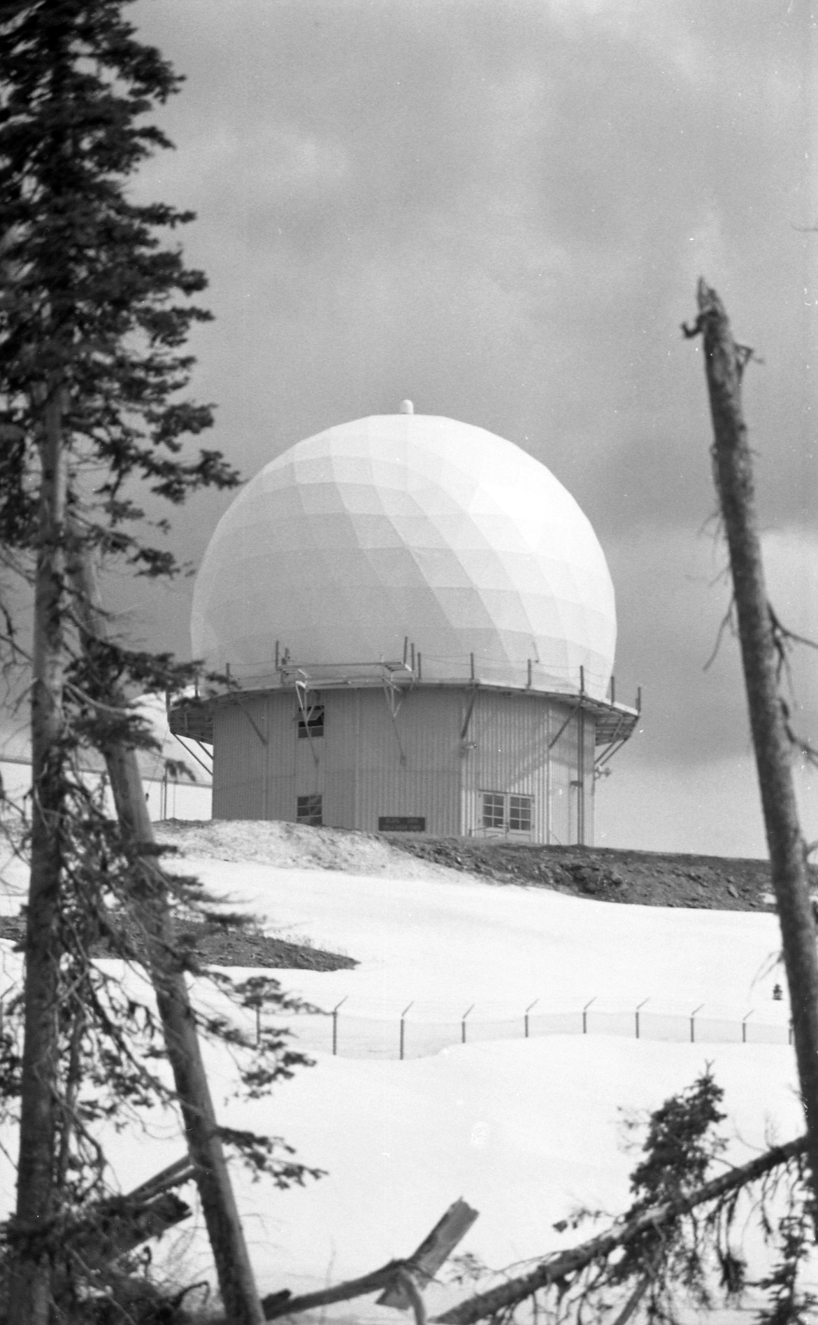 Radar domes atop Blacktail Mountain in 1967. (Daily Inter Lake file)