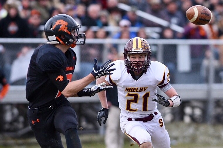 Eureka&#146;s Brenton Pluid hauls in a touchdown reception for the Lions first score of the game in the first quarter against Shelby. (Casey Kreider photo/Daily Inter Lake)