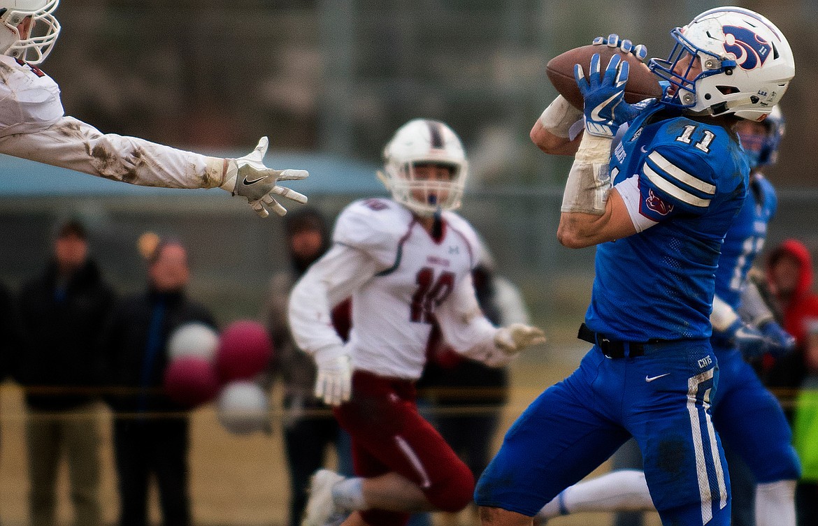 Ben Windauer with a touchdown catch in the second half to put the game away. (Jeremy Weber photo)