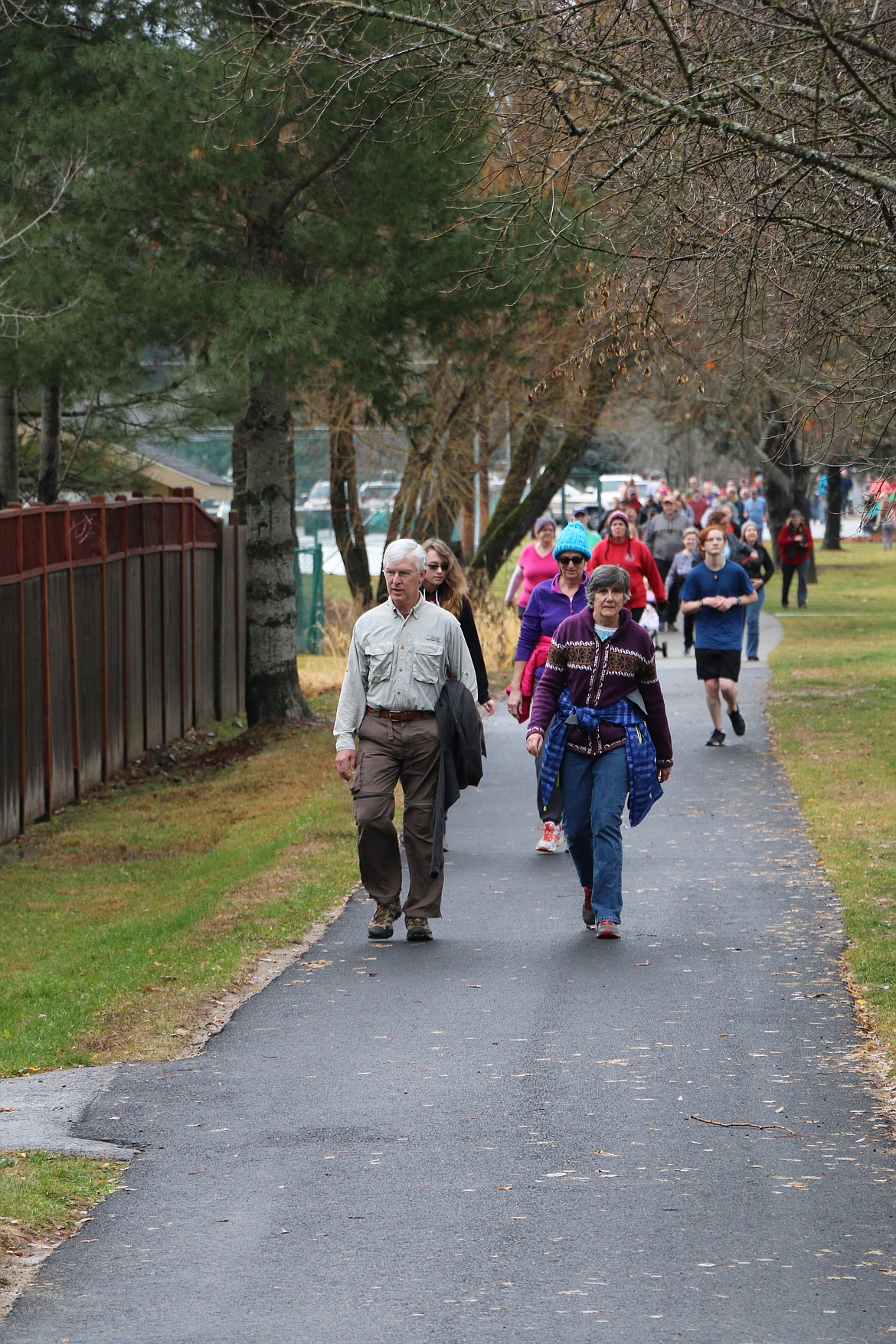 (Photo by CAROLINE LOBSINGER)
Turkey Trot participants make their way around Travers Park as they take part in the 10th annual Turkey Trot on Thanksgiving Day. The event, which is sponsored by Sandpoint Parks &amp; Recreation and Sandpoint West Athletic Club, raises donations and food for the Bonner Community Food Bank.