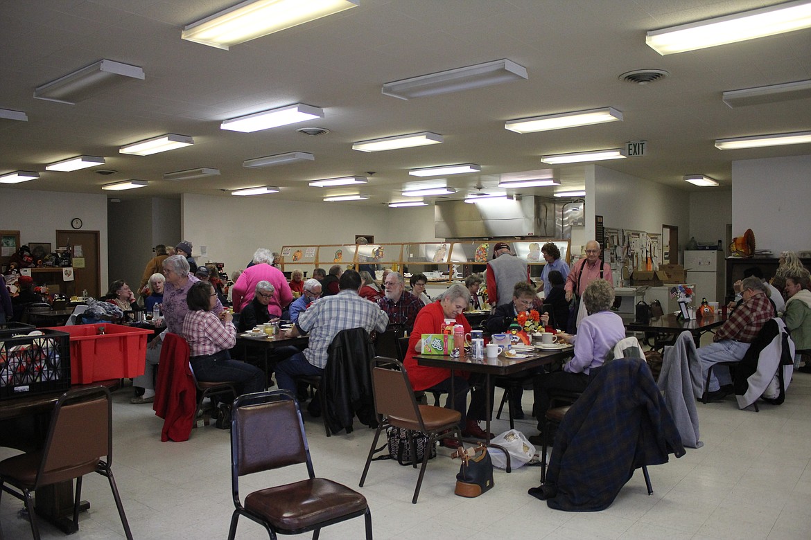 Photos by Tanna Yeoumans
The Senior Center served a Thanksgiving dinner to about 80 attendees on Friday, Nov. 17.