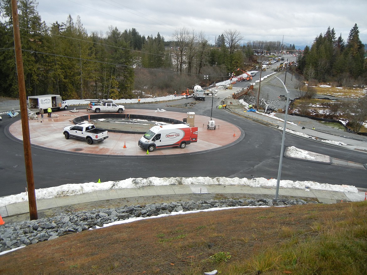 (Photo courtesy DAVID SUHR/EVANS &amp; ASSOCIATES)
This Nov. 14 photo shows the layout of the new roundabout and bridge on Schweitzer Cutoff Road, which is scheduled to open before noon today.