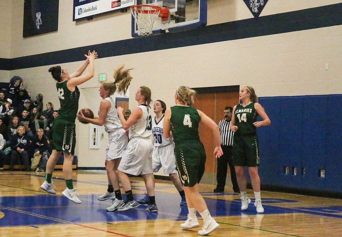 Photo by Mandi Bateman
Lady Badgers used their defensive skills against the opposing team.