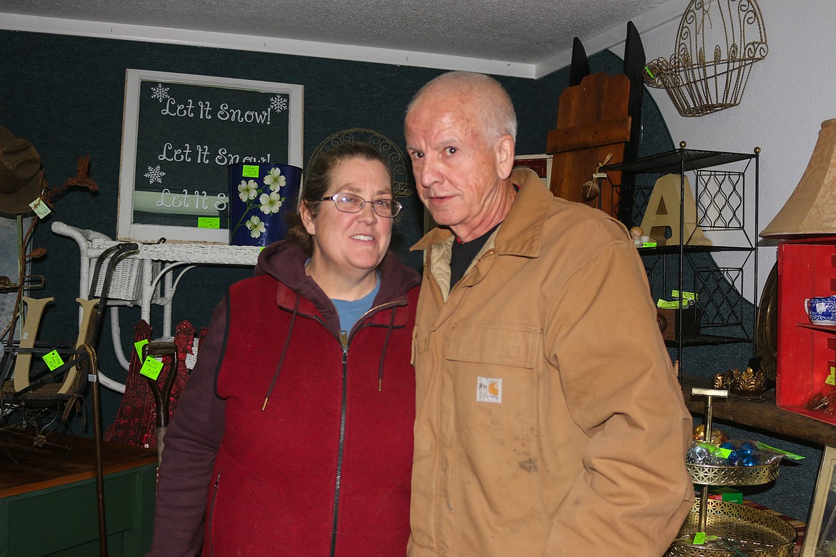 Photo by Mandi Bateman
Larry and Kathy Humberg received a surprise when an anonymous lady purchased a sewing machine for them at the Vintage Christmas Market.