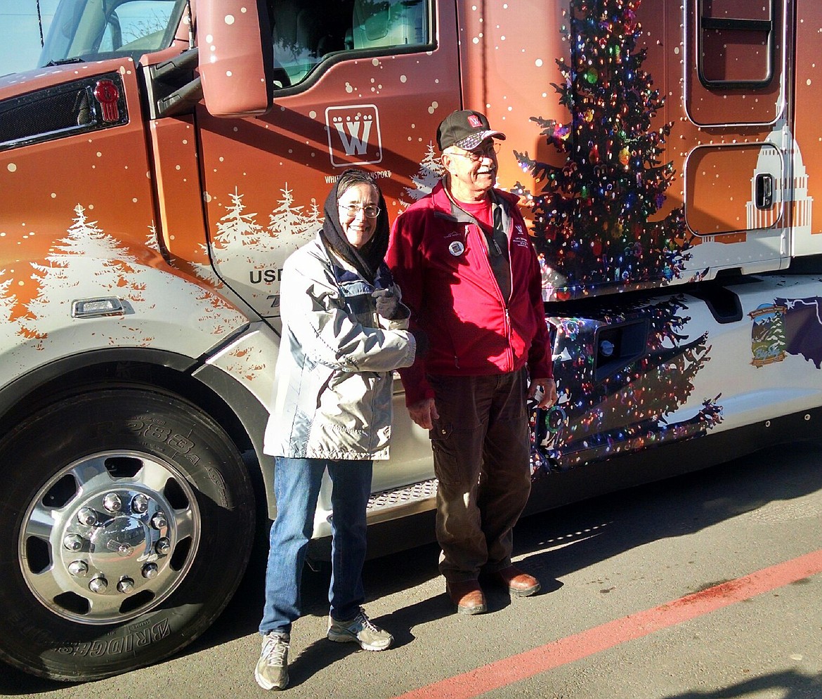 Bede Fry poses with Larry for some photos during the stop. (Clark Fork Valley Press)