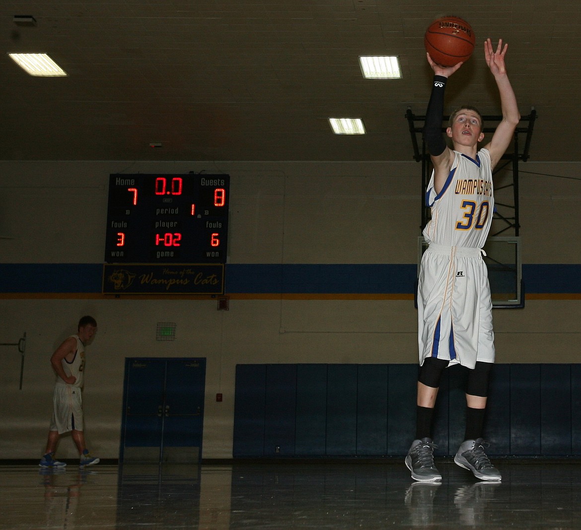 (Photo by ERIC PLUMMER)
Sophomore guard Kobe Banks can fill it up, including a pair of 26 point games last season.