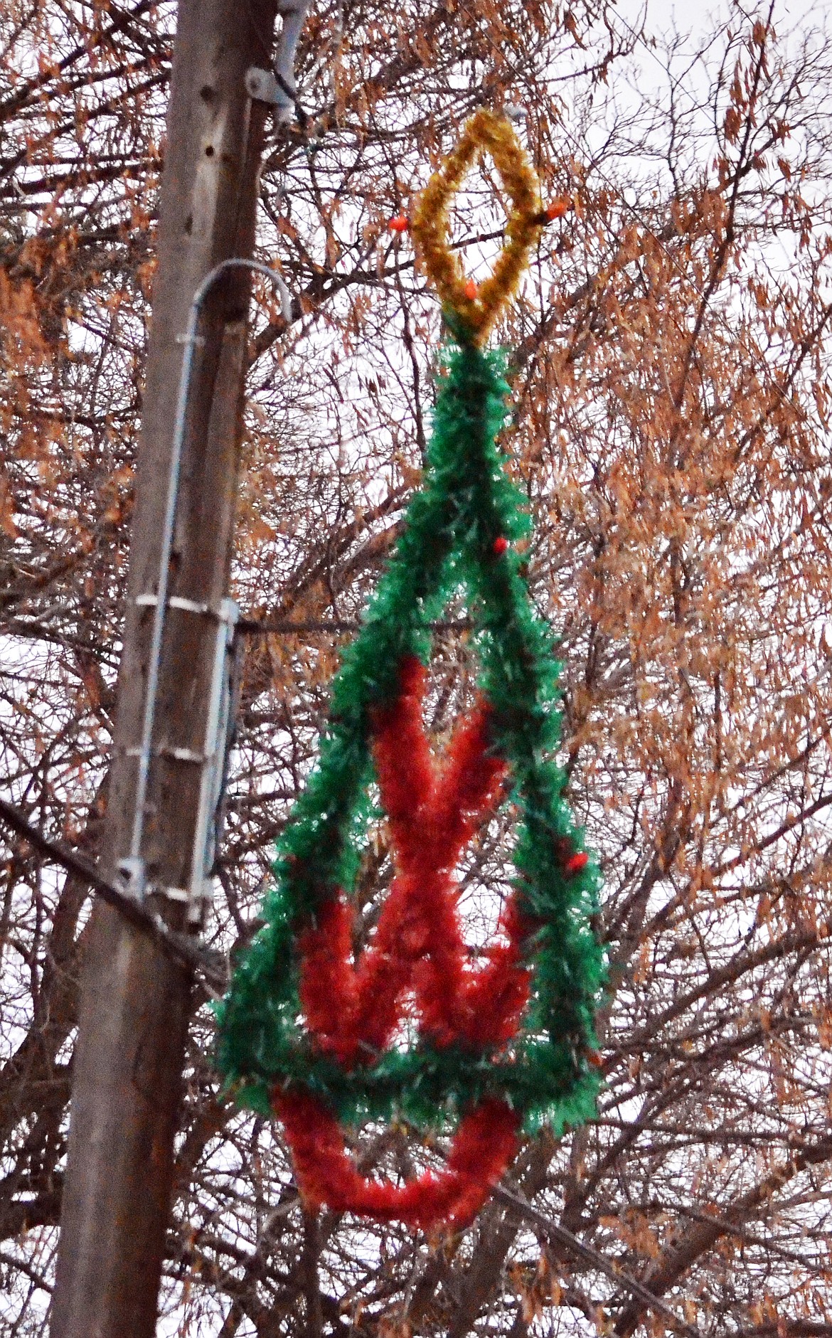 Just one of the many Christmas ornaments used to decorate the town this holiday season (Erin Jusseaume/ Clark Fork Valley Press)