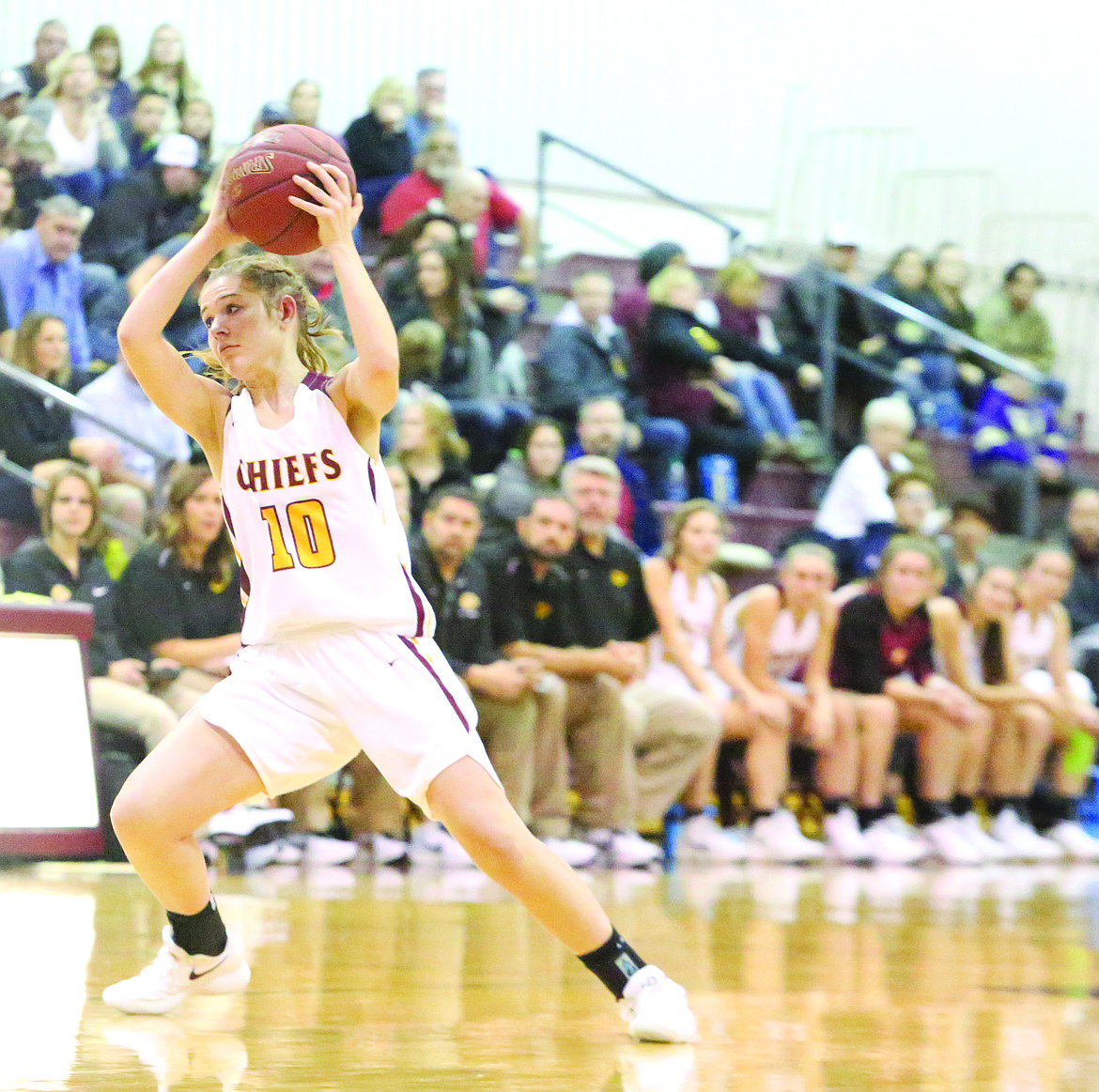 Connor Vanderweyst/Columbia Basin Herald
Moses Lake guard Ellie Mayo looks for a pass against Southridge.