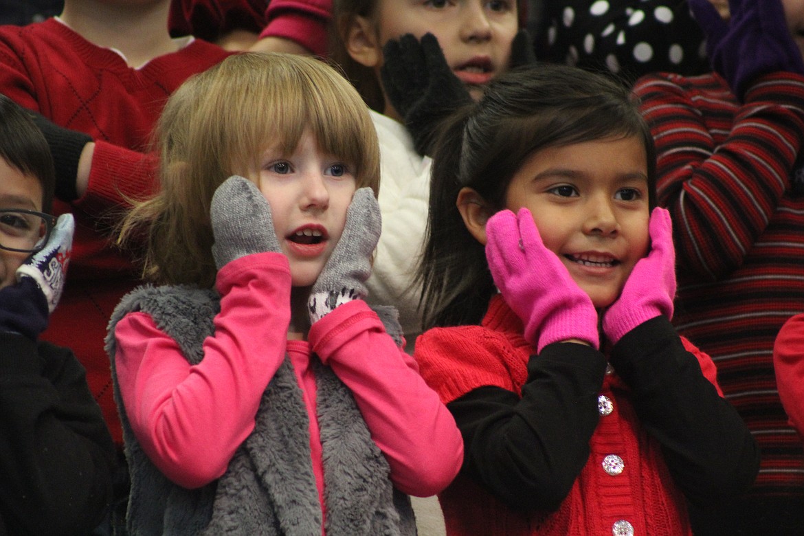 Richard Byrd/Columbia Basin Herald
Peninsula Elementary School students sing during the school&#146;s annual Christmas concert Friday afternoon.