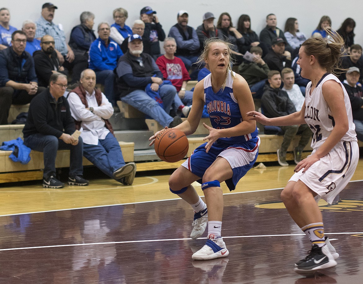 Ryley Kehr looks to pass the ball against Dillon. (Jeremy Weber photo)