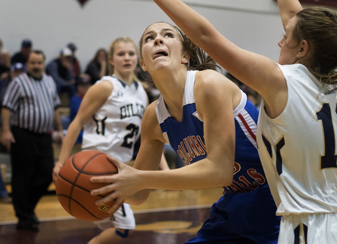 Hannah Gedlaman takes the ball inside against the Beavers. (Jeremy Weber photo)