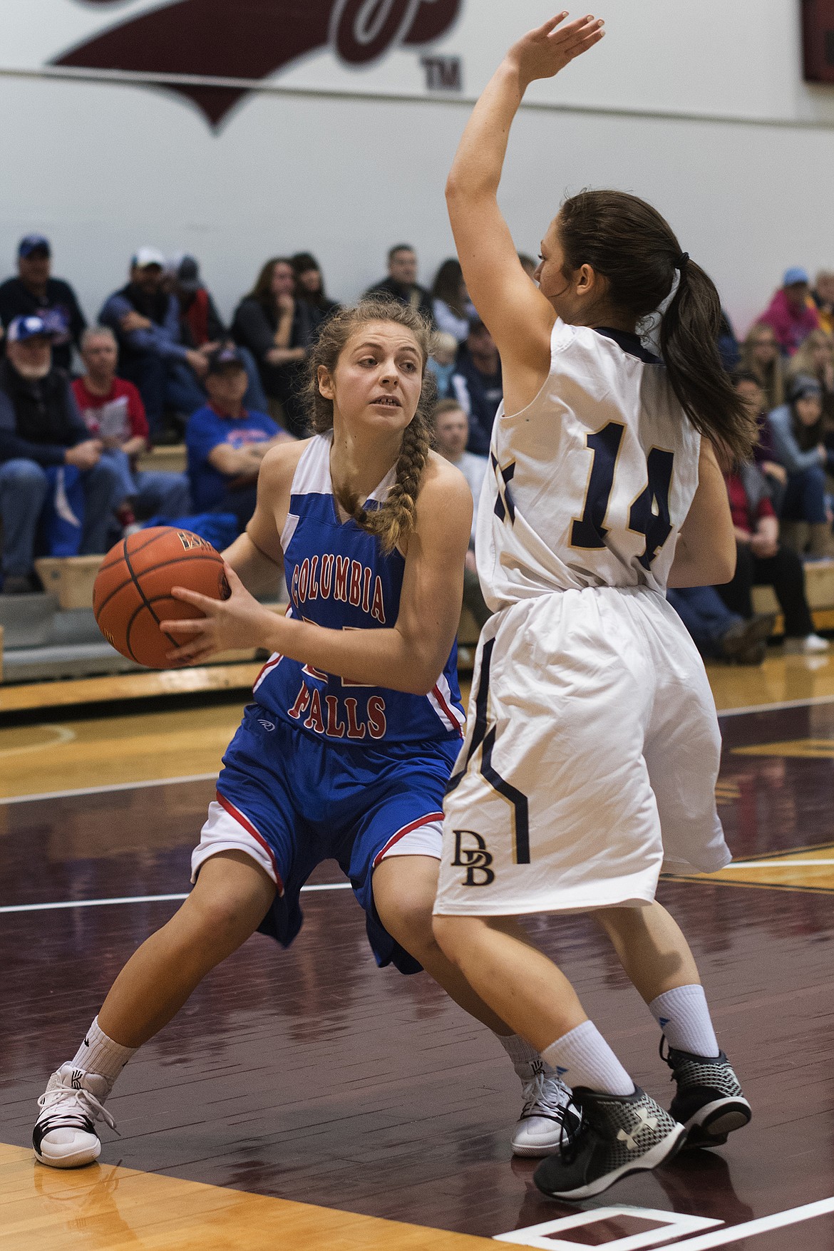 Hannah Shweikert looks to make a move against Dillon. (Jeremy Weber photo)