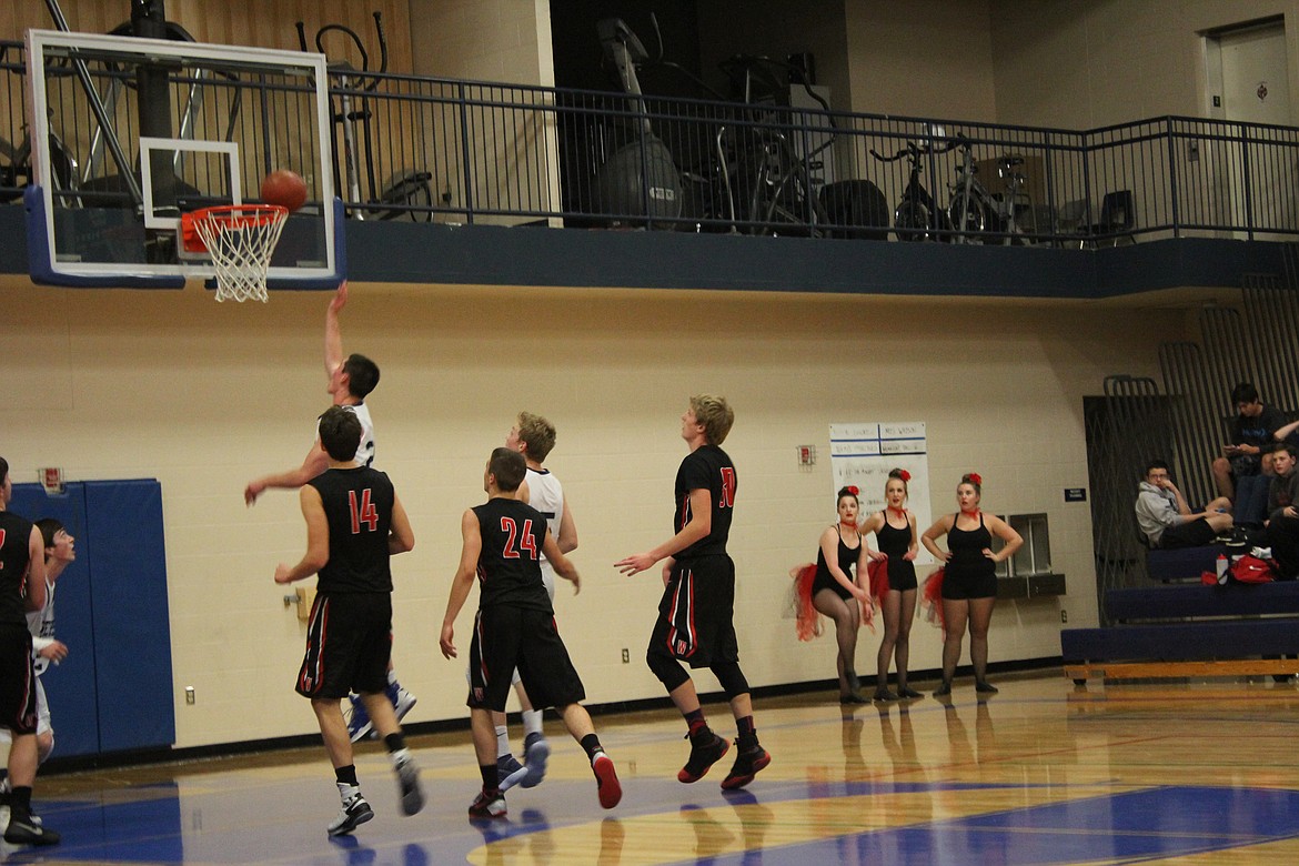 Photo by Tanna Yeoumans
The Badgers score just before halftime of their Dec. 5 game against visiting Wallace.