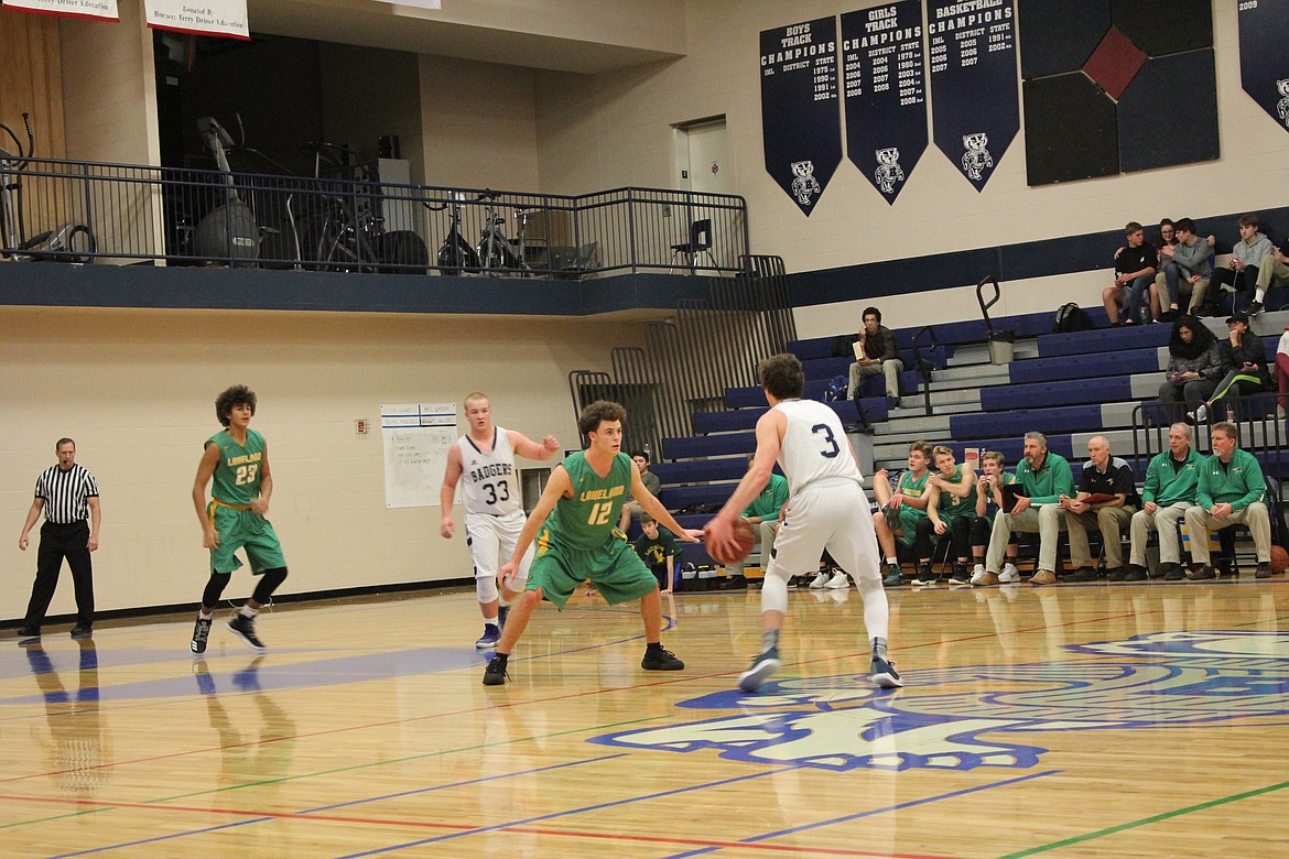 Photo by Tanna Yeoumans
Chris Sabin and Brady Bateman working around the defense.