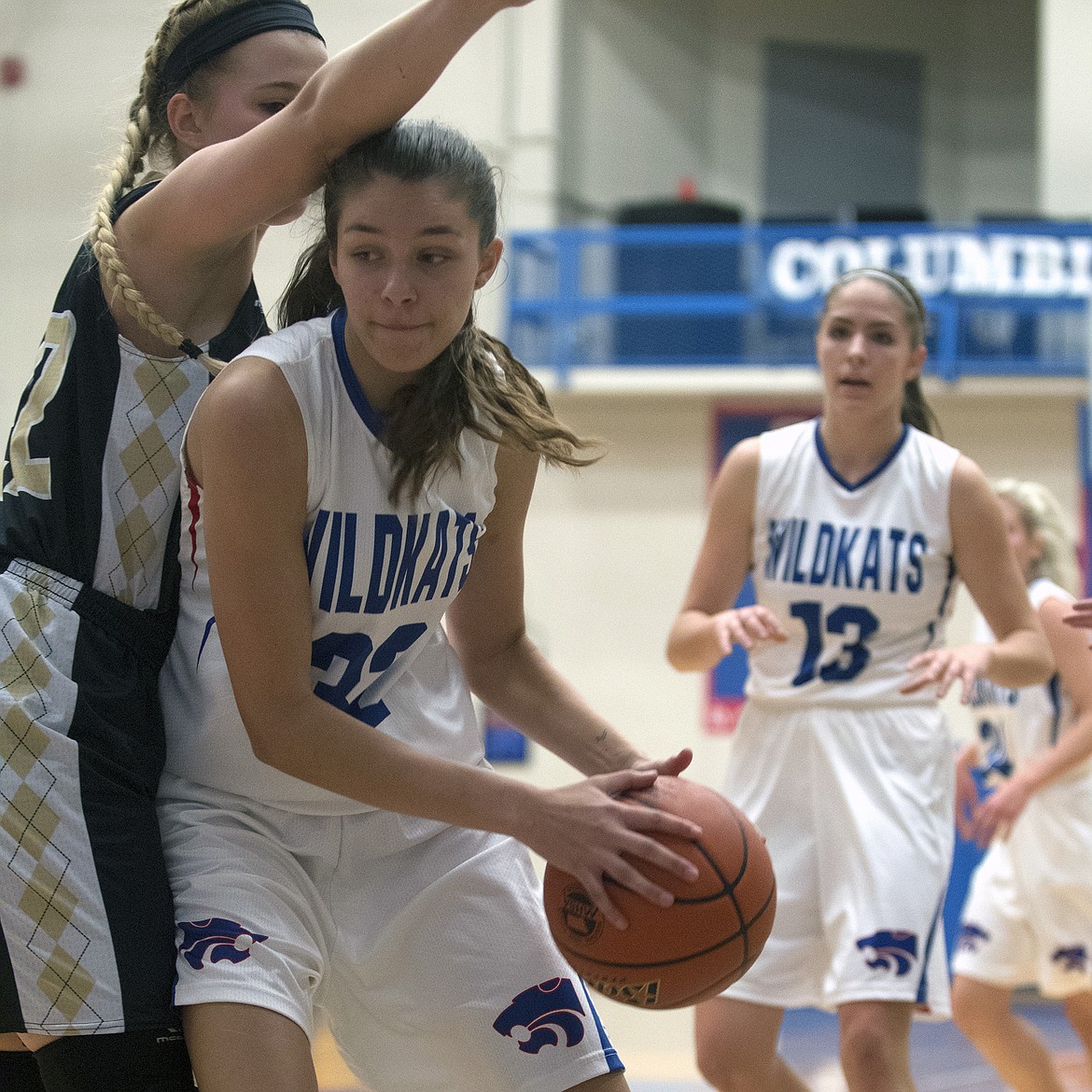 Madysen Hoerner takes the ball inside agasint Stevensville. (Jeremy Weber photo)