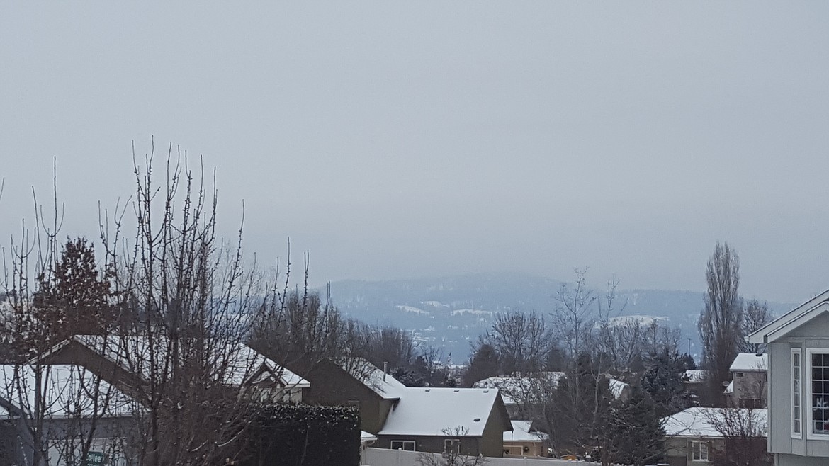 Snowy neighborhoods on the eve of 2018.