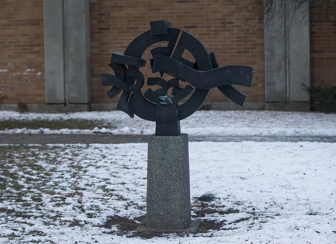 LOREN BENOIT/Press
Longtime Northwest artist Harold Balazs died Saturday night at the age of 89. Balazs, whose public artworks can be found throughout the Northwest, has three pieces of public art installed in Coeur d&#146;Alene. Balazs and friends dedicated this sculpture, &#147;I Must Go Down to the Sea Again&#148; to Charlie, also known as &#147;Jack Steve.&#148; The sculpture can be seen outside North Idaho College&#146;s Hedlund Building.