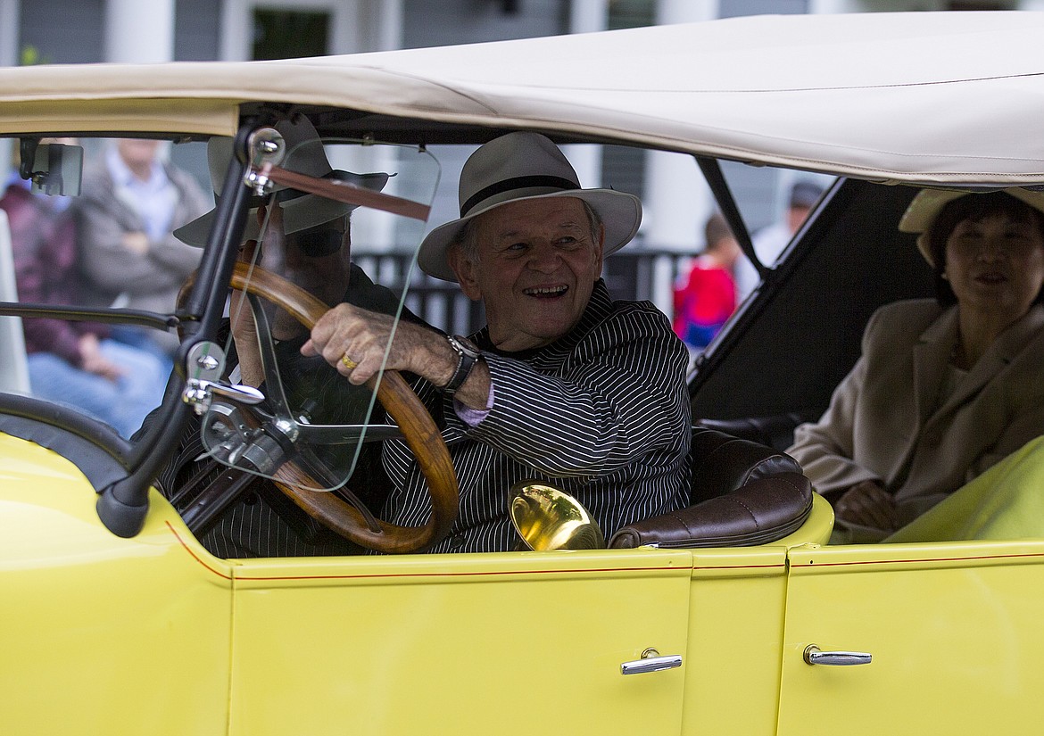 Foster Manning smiles at the crowd as he drives his 1925 Dodge Brothers touring car during Car d'Lane 2017. (LOREN BENOIT/Press File)