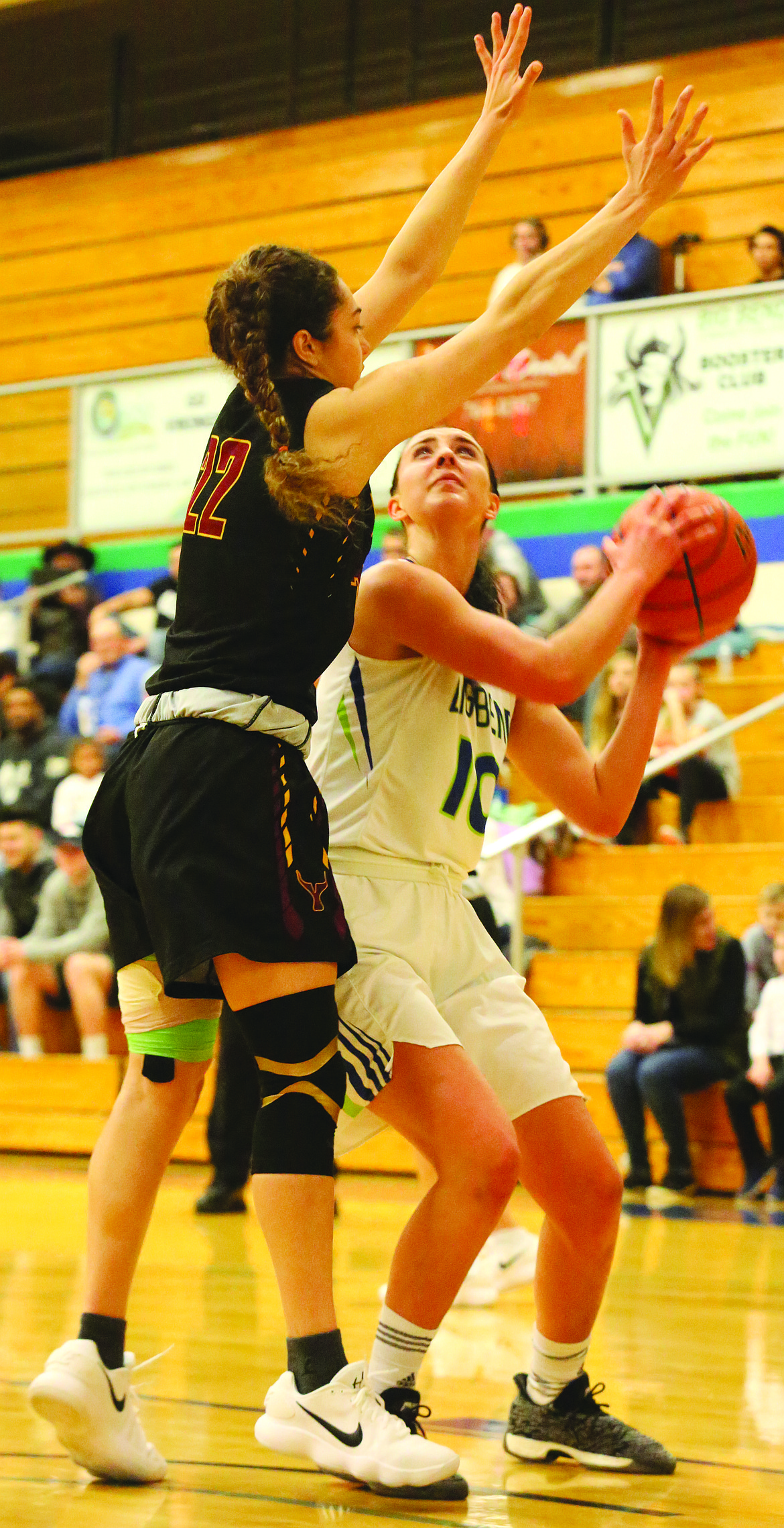 Connor Vanderweyst/Columbia Basin Herald
Big Bend forward Leah Dougherty (10) is guarded by Yakima Valley&#146;s Kamri Von Oelhoffen in the second half Wednesday at DeVries Activity Center.
