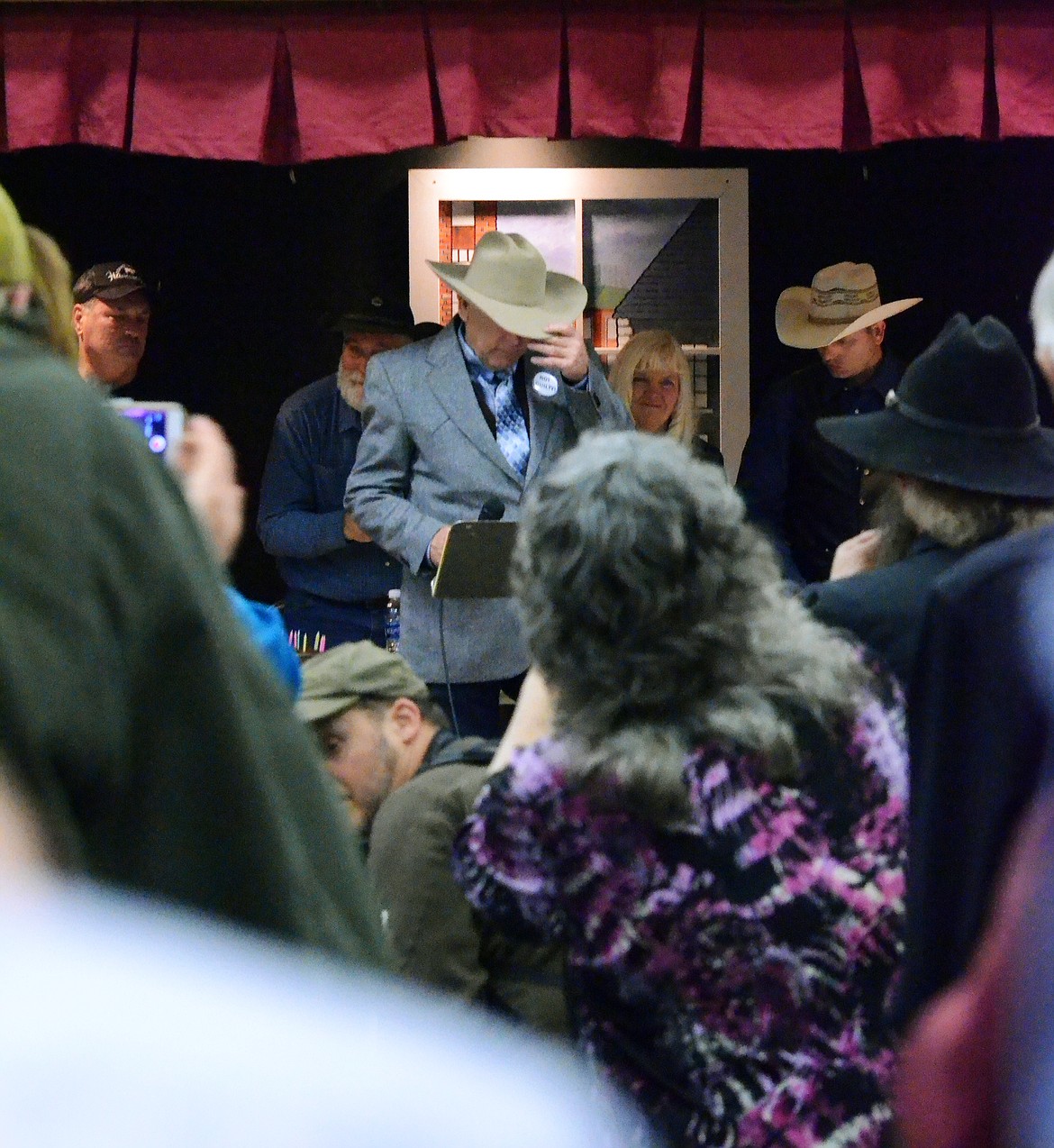 Cliven Bundy recieves a standing applause before he addresses the crowd  (Erin Jusseaume/ Clark Fork Valley Press)