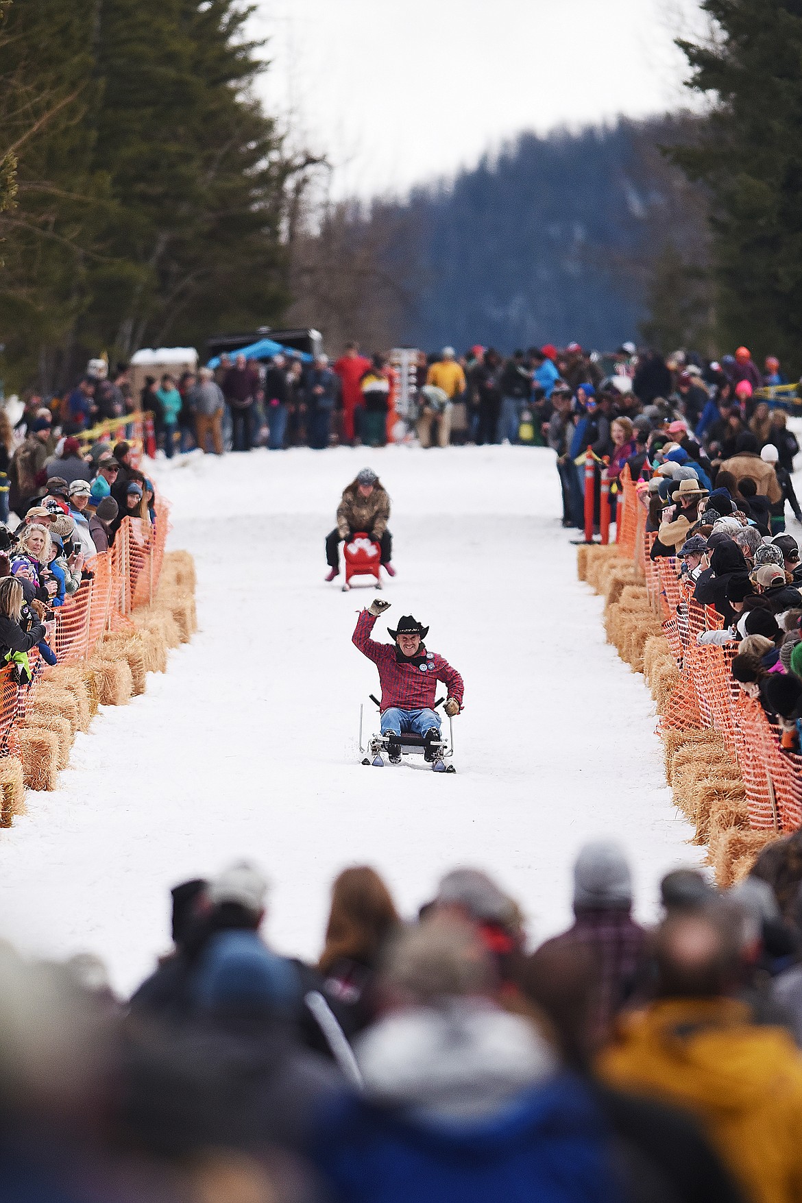 The first racers head down the track.