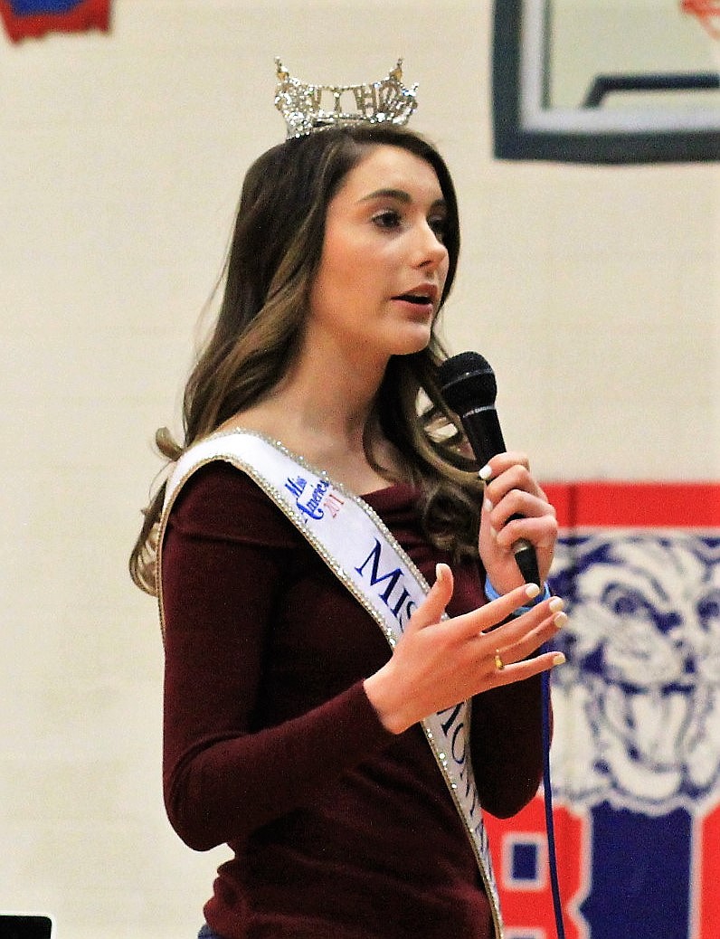 Miss Montana Maddie Murray visited both Alberton and Superior Schools on Jan. 31 with her platform, &#147;Gift Your Gift of Service&#148; during her Crown to Classroom state tour. Inspiring students to volunteer to help their communities and themselves. (Kathleen Woodford/Mineral Independent)