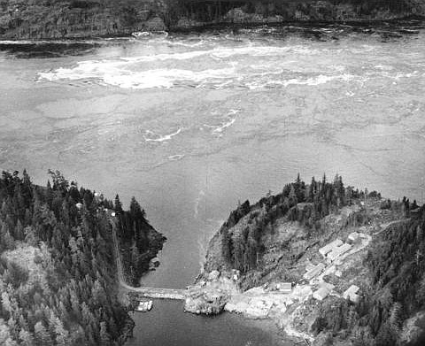 PUBLIC DOMAIN
Swirling waters over Ripple Rock off Vancouver Island, B.C., the year before it was blown up.