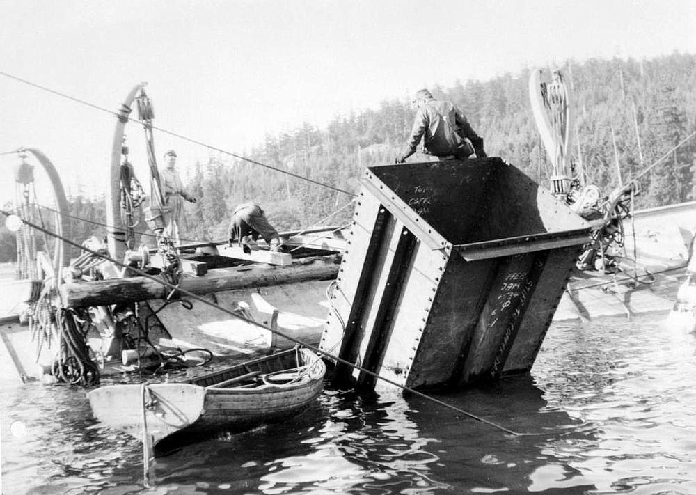 ROYAL BC MUSEUM
Salvaging the Canadian government&#146;s hydro-graphic survey ship, CGS William J. Stewart, victim of Ripple Rock (1944).