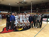 Symons notches 100th win as Cards coach