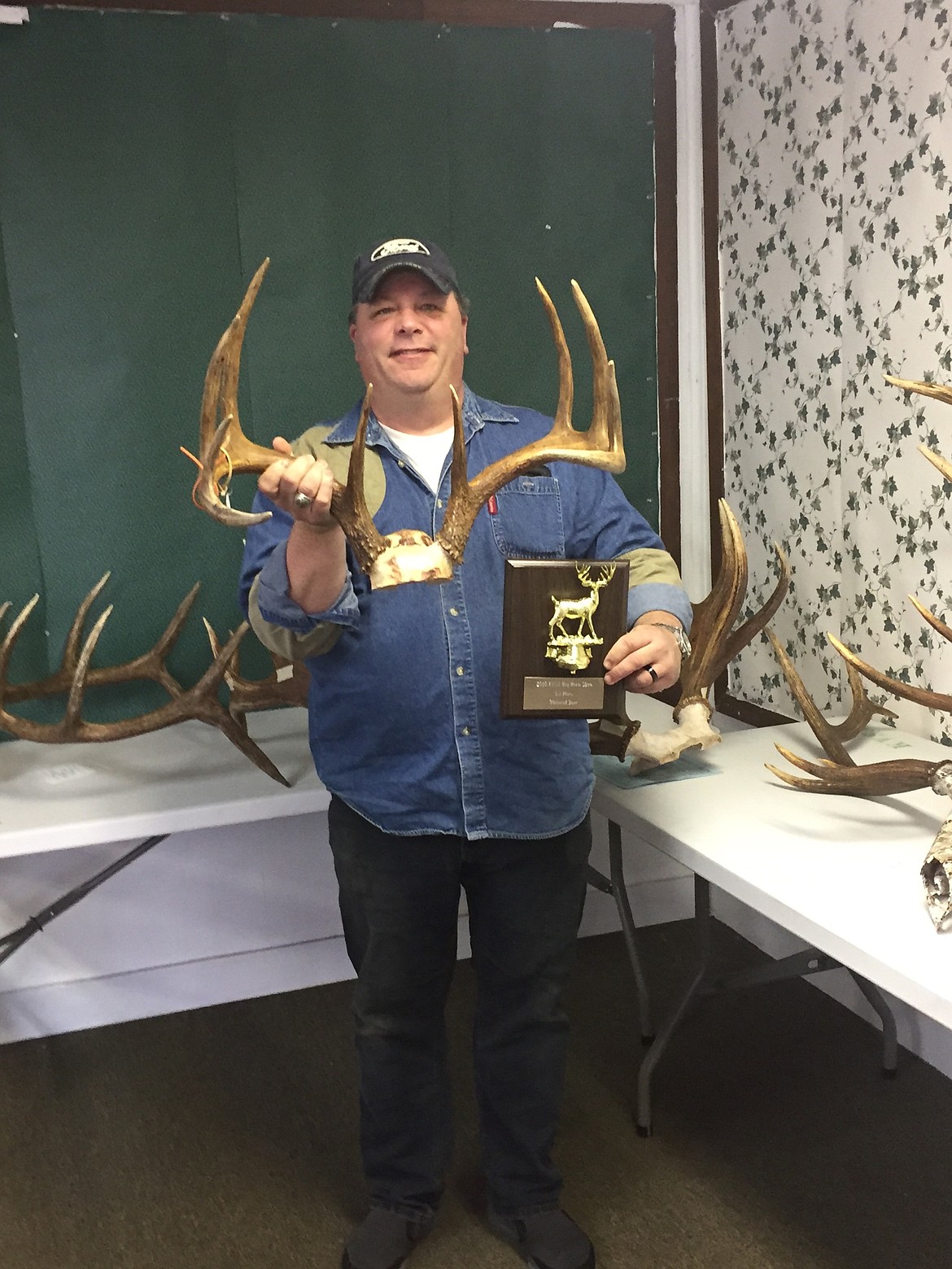 Photo by Mandi Bateman
Tim Huff took the award for Biggest Whitetail Deer at last weekend&#146;s Boundary County Gun &amp; Horn Show.