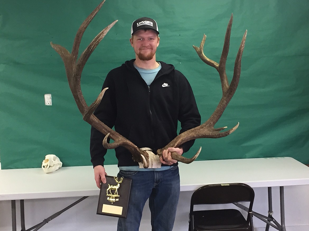 Photo by Mandi Bateman
Garrett Bennett took the award for Largest Elk..