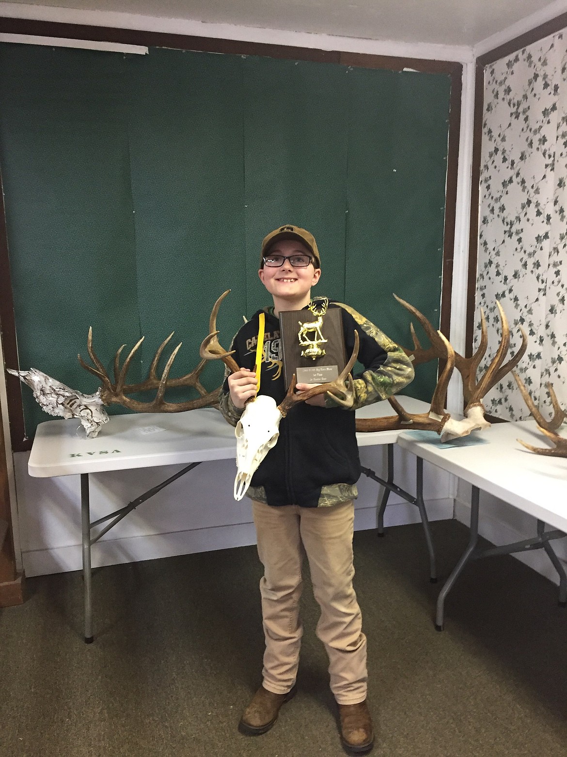 Photo by Mandi Bateman
Mason Zills took the award for Youth Deer.